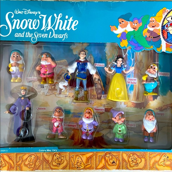 Vintage Snow White Doll & characters. - Picture 2 of 7
